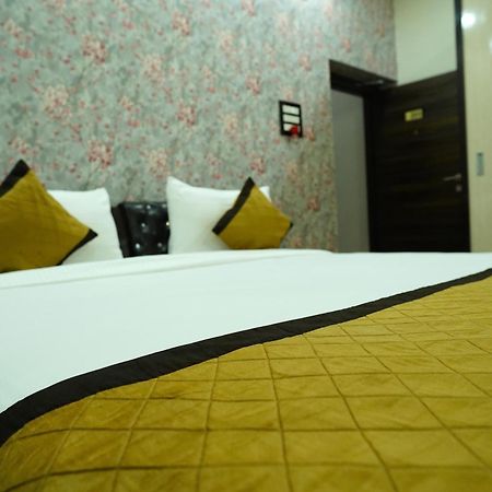 The Mantra- A Luxury Boutique Hotel Khagaul ภายนอก รูปภาพ