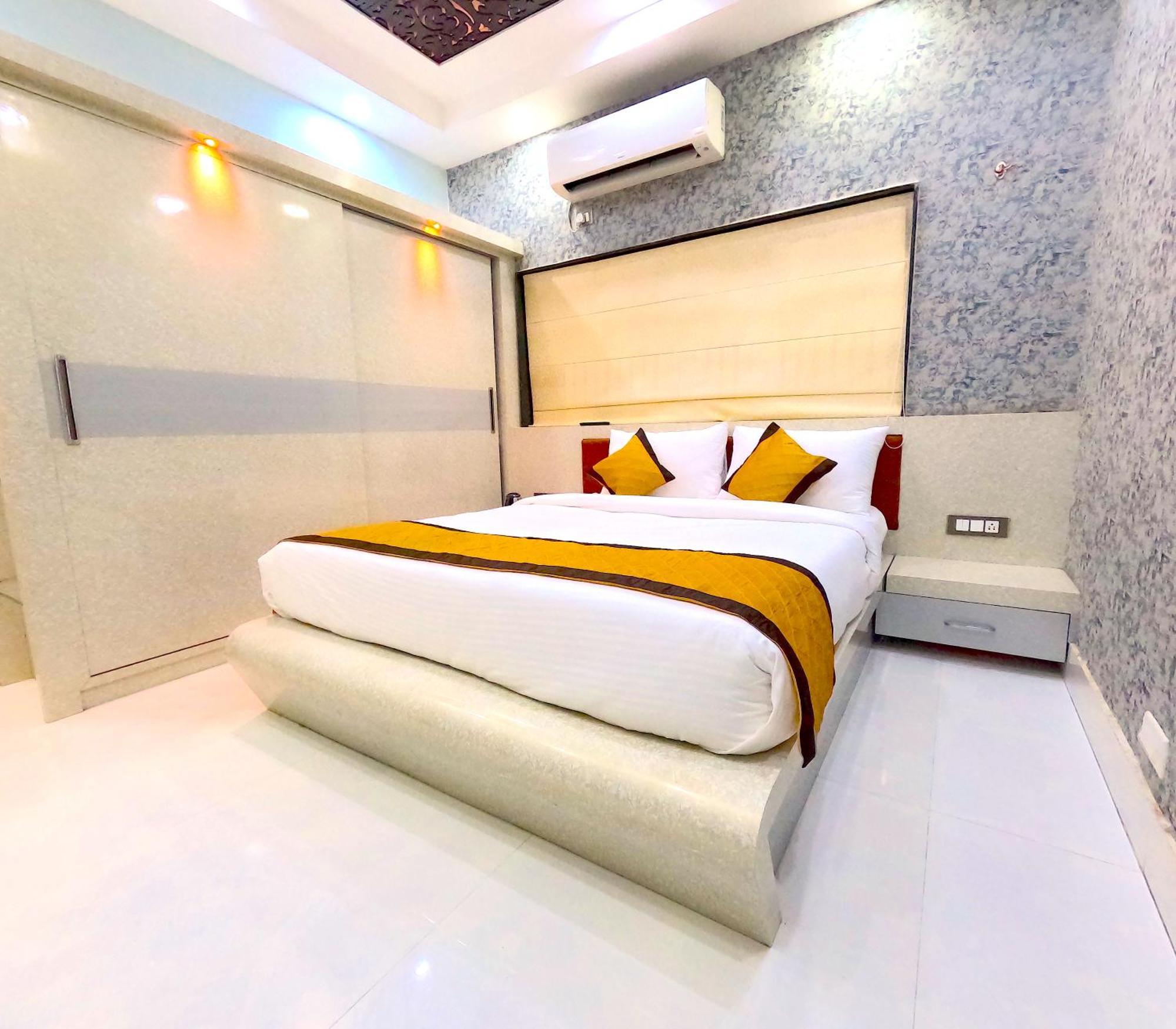 The Mantra- A Luxury Boutique Hotel Khagaul ภายนอก รูปภาพ