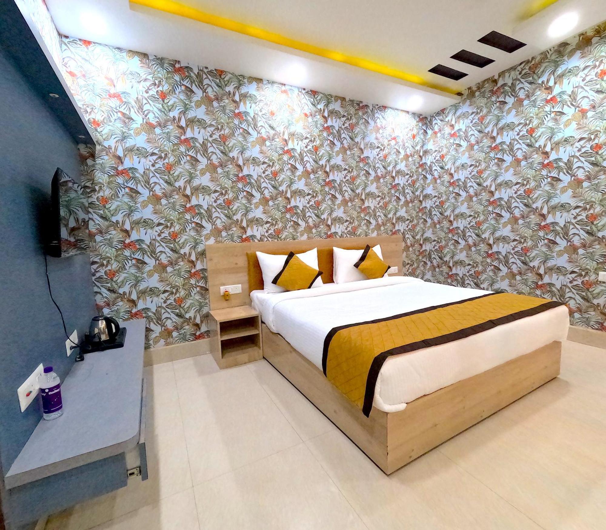 The Mantra- A Luxury Boutique Hotel Khagaul ภายนอก รูปภาพ