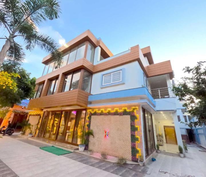 The Mantra- A Luxury Boutique Hotel Khagaul ภายนอก รูปภาพ