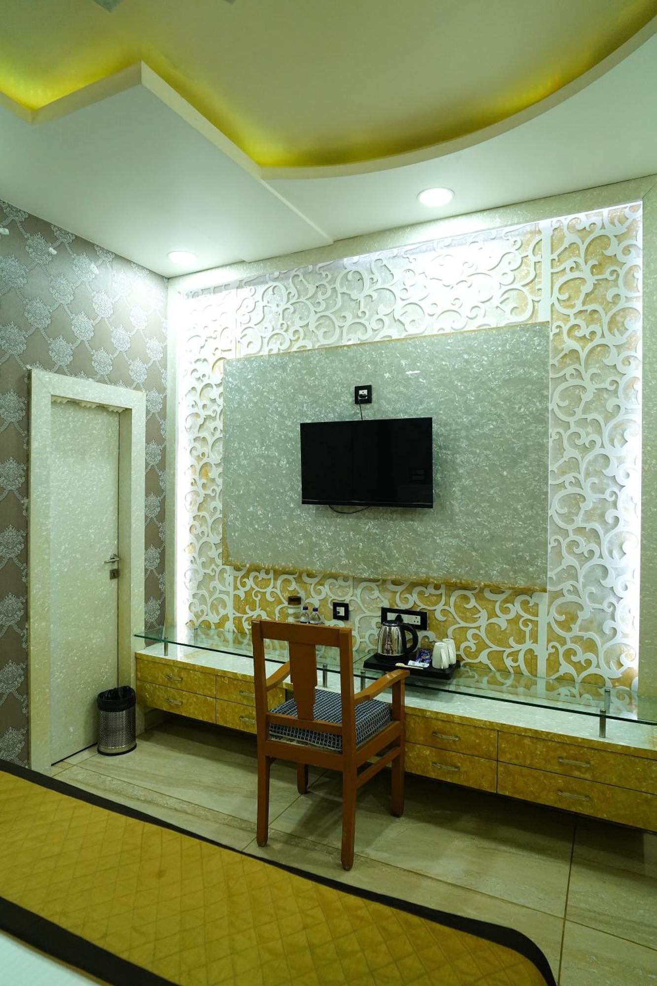 The Mantra- A Luxury Boutique Hotel Khagaul ภายนอก รูปภาพ