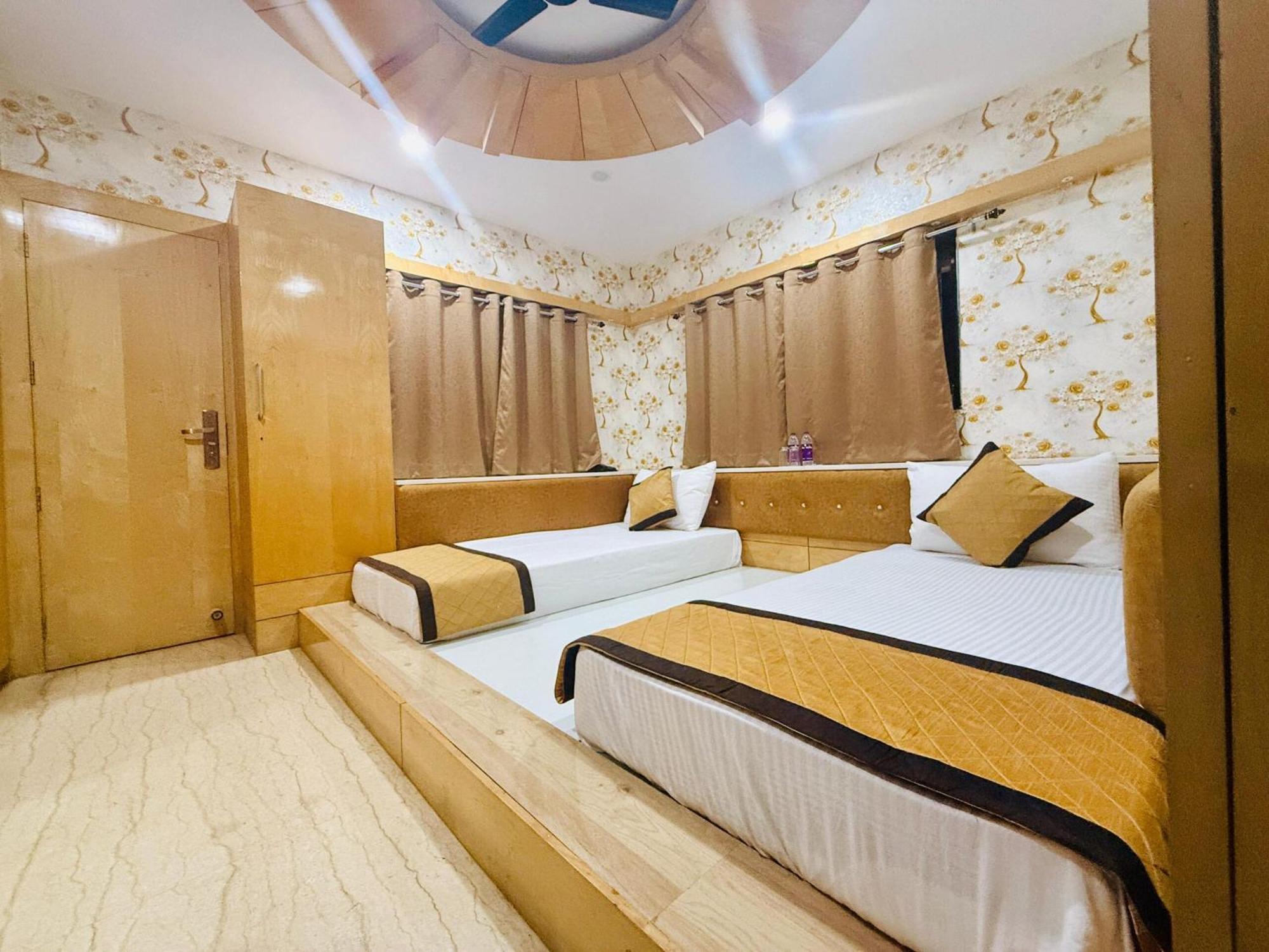 The Mantra- A Luxury Boutique Hotel Khagaul ภายนอก รูปภาพ